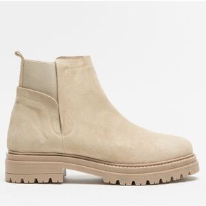 Steve Madden Moira Suede Chelsea Boots Size 8.5